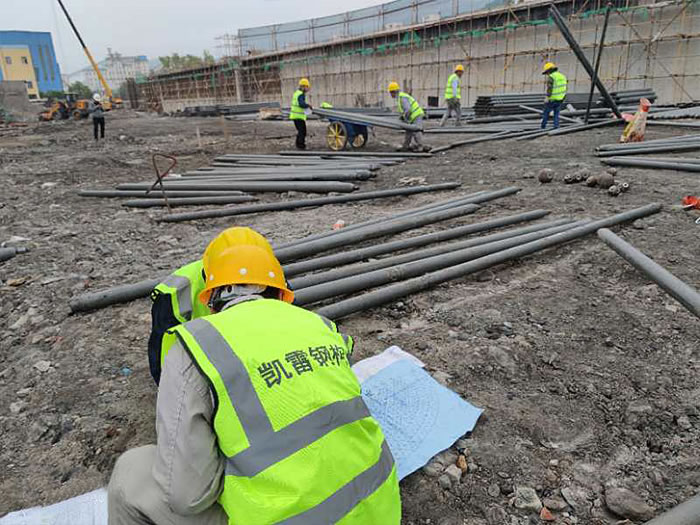 雅安螺栓球网架结构